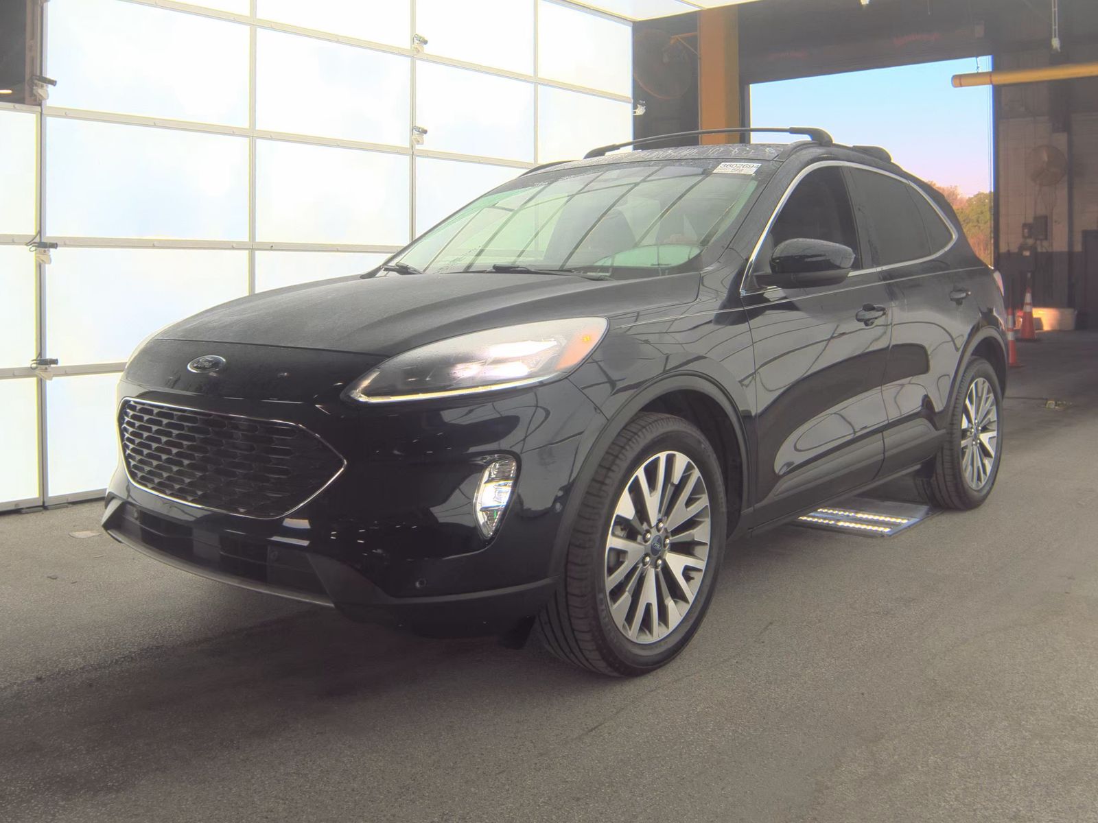 FORD ESCAPE - 1