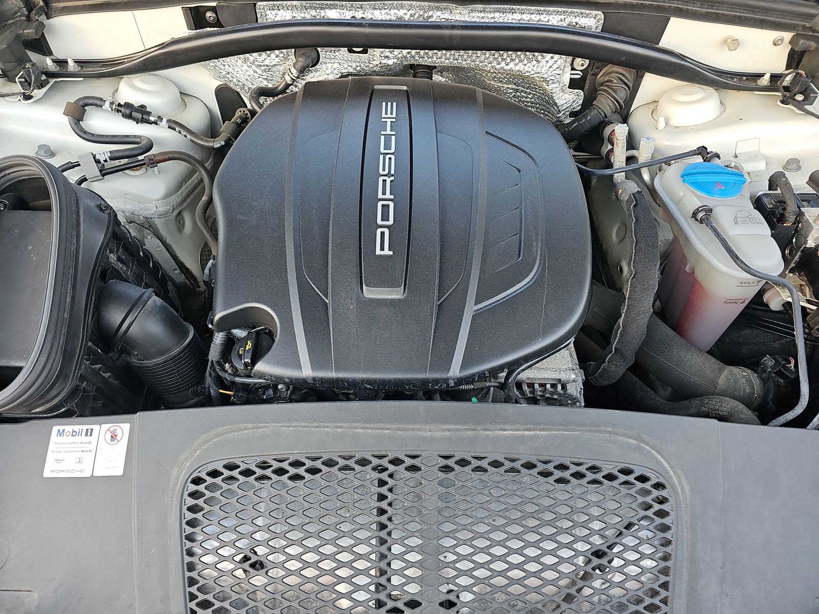 2018 Porsche Macan Sport Edition AWD