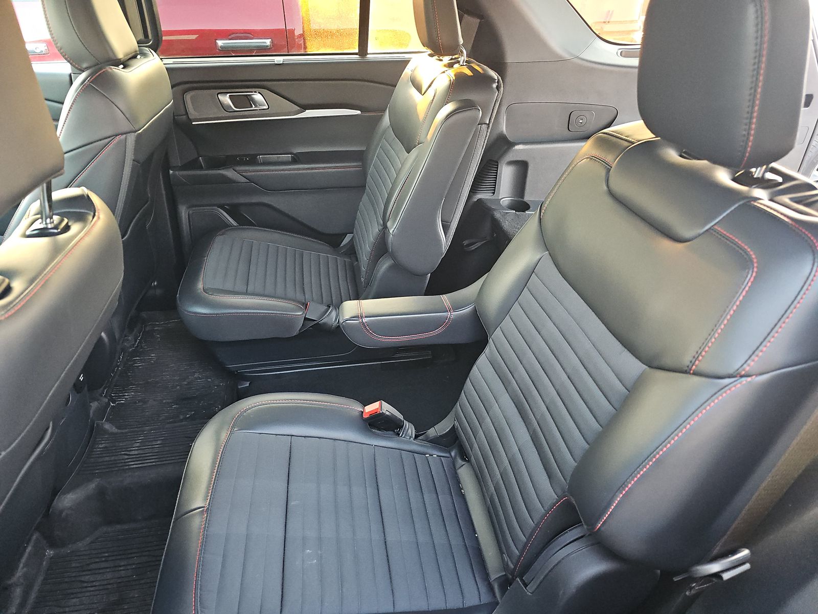 2025 Ford Explorer ST-Line AWD