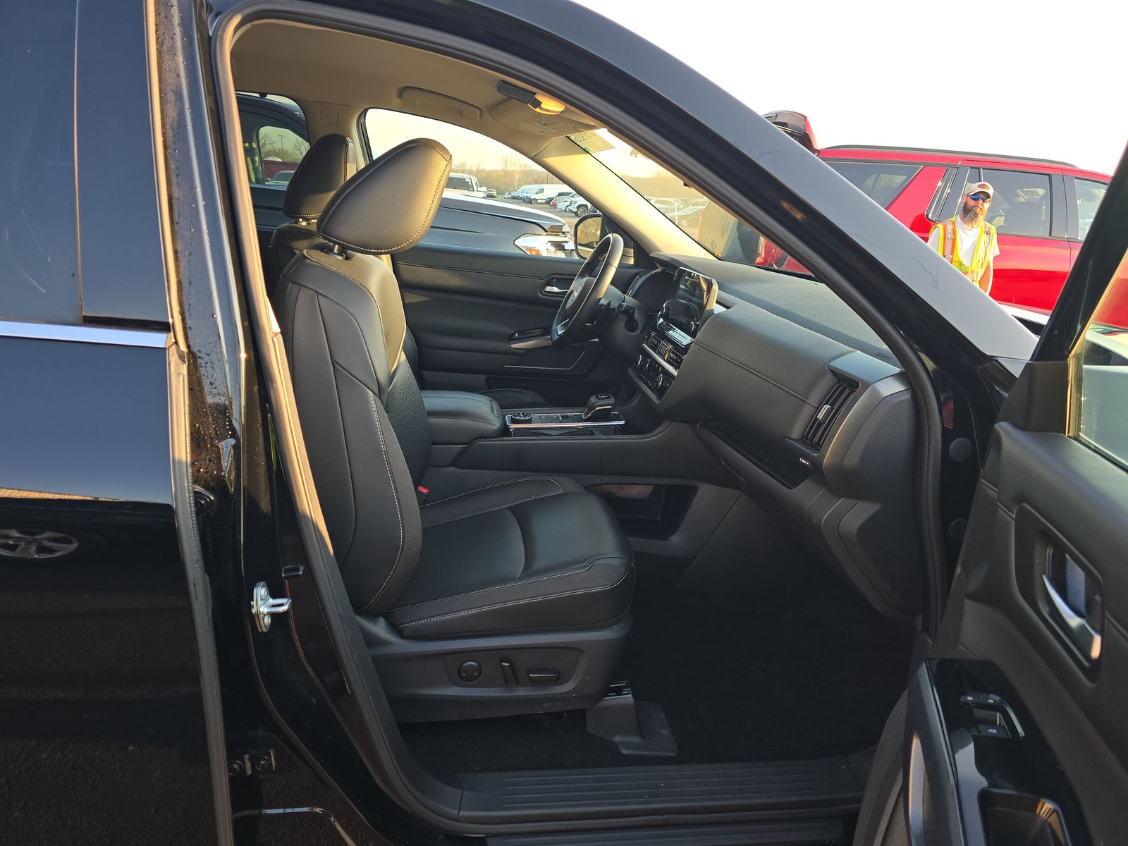 2025 Nissan Pathfinder SL AWD