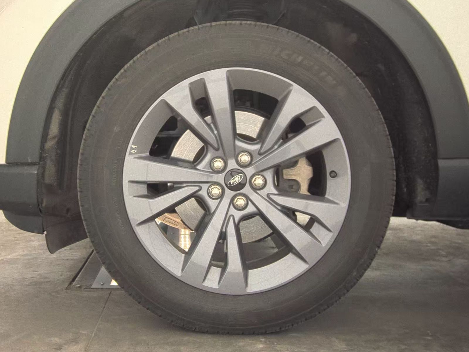 2025 Ford Explorer Active AWD