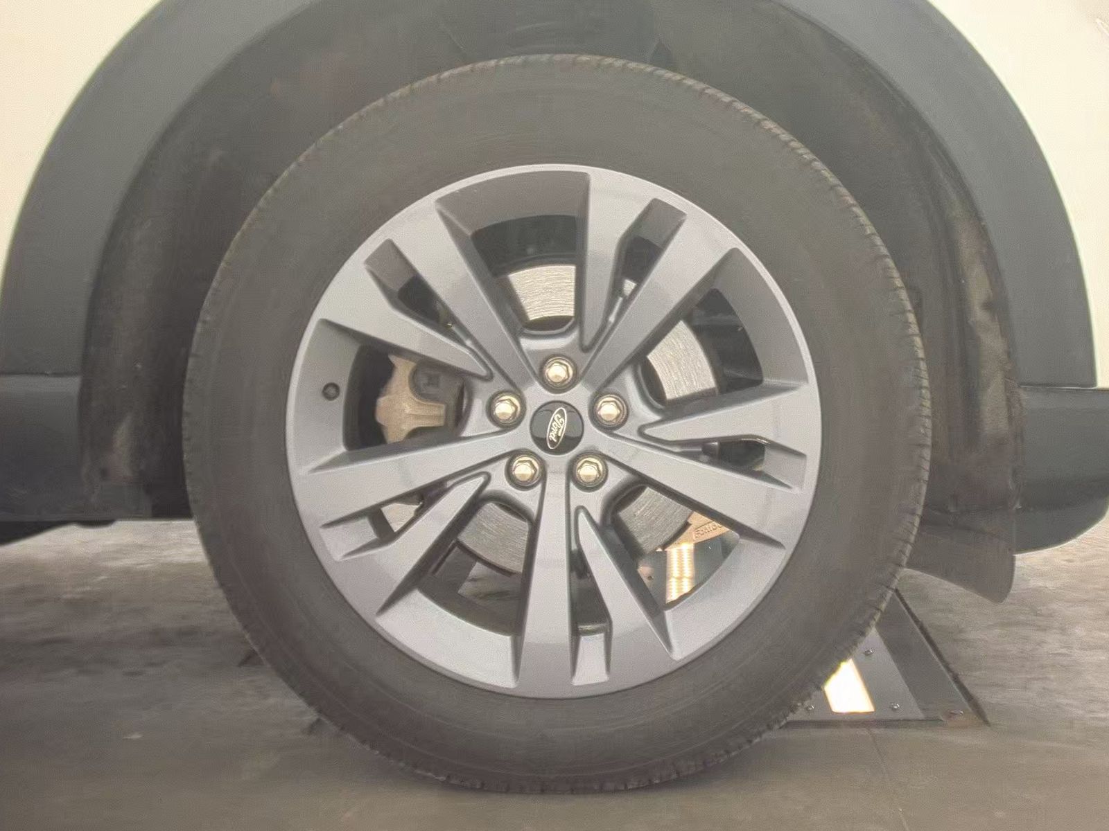 2025 Ford Explorer Active AWD