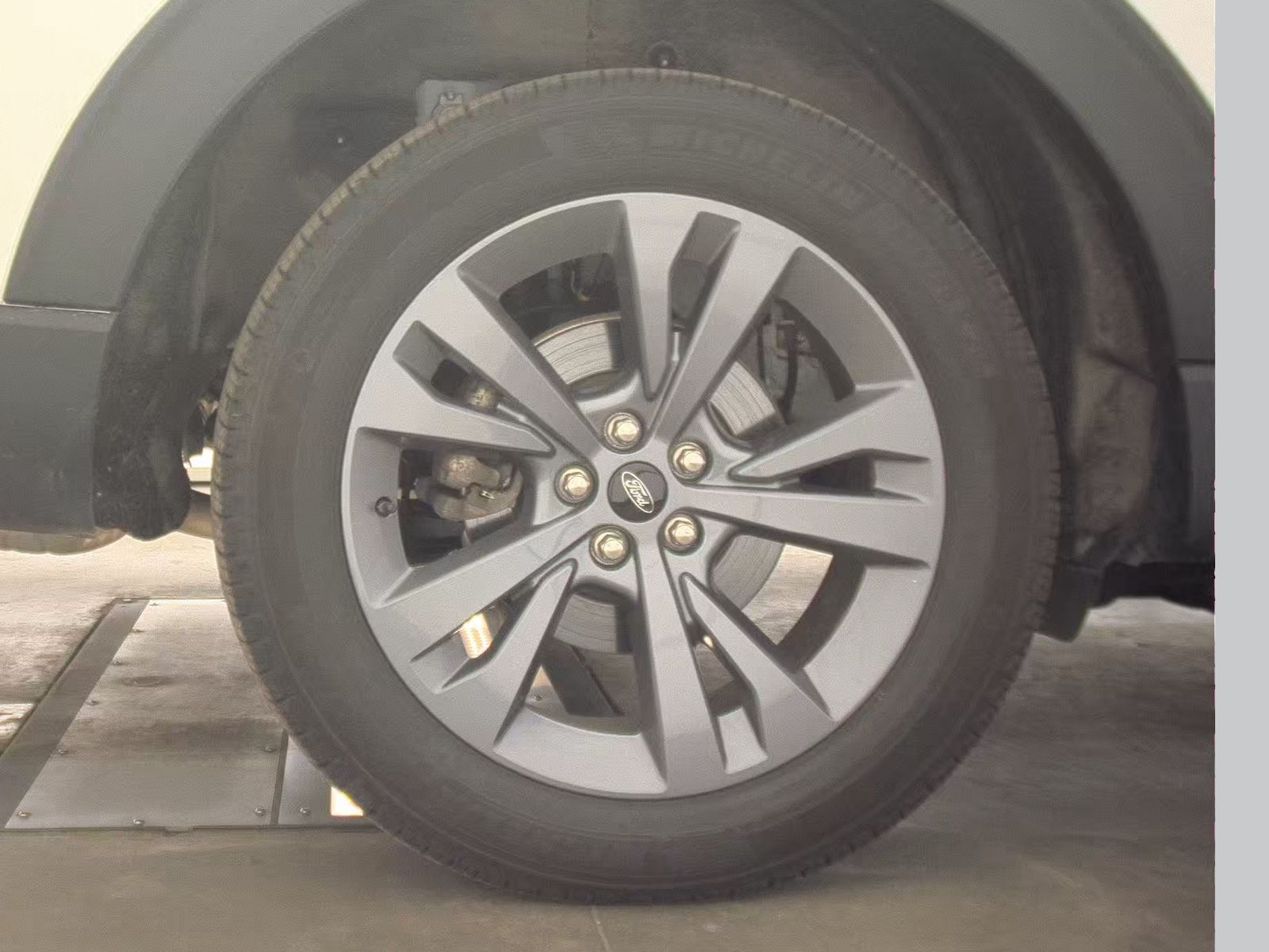 2025 Ford Explorer Active AWD