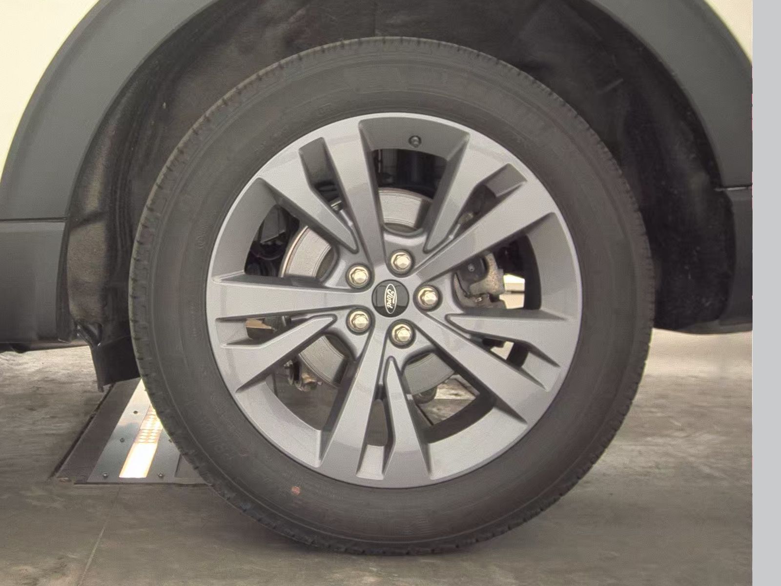 2025 Ford Explorer Active AWD