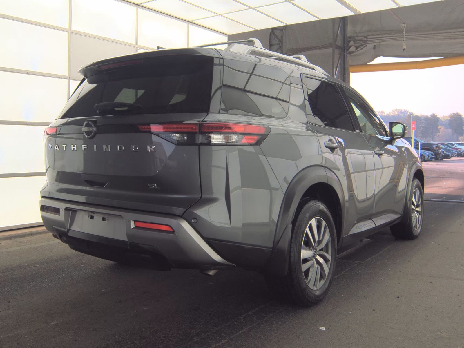 2023 Nissan Pathfinder SL FWD