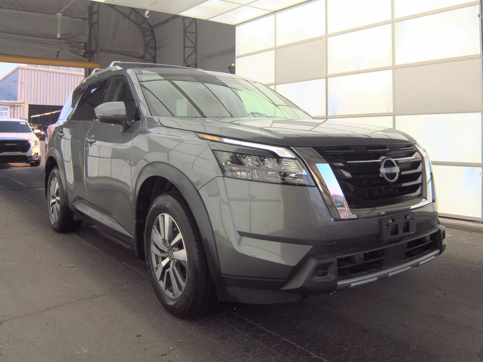 2023 Nissan Pathfinder SL FWD