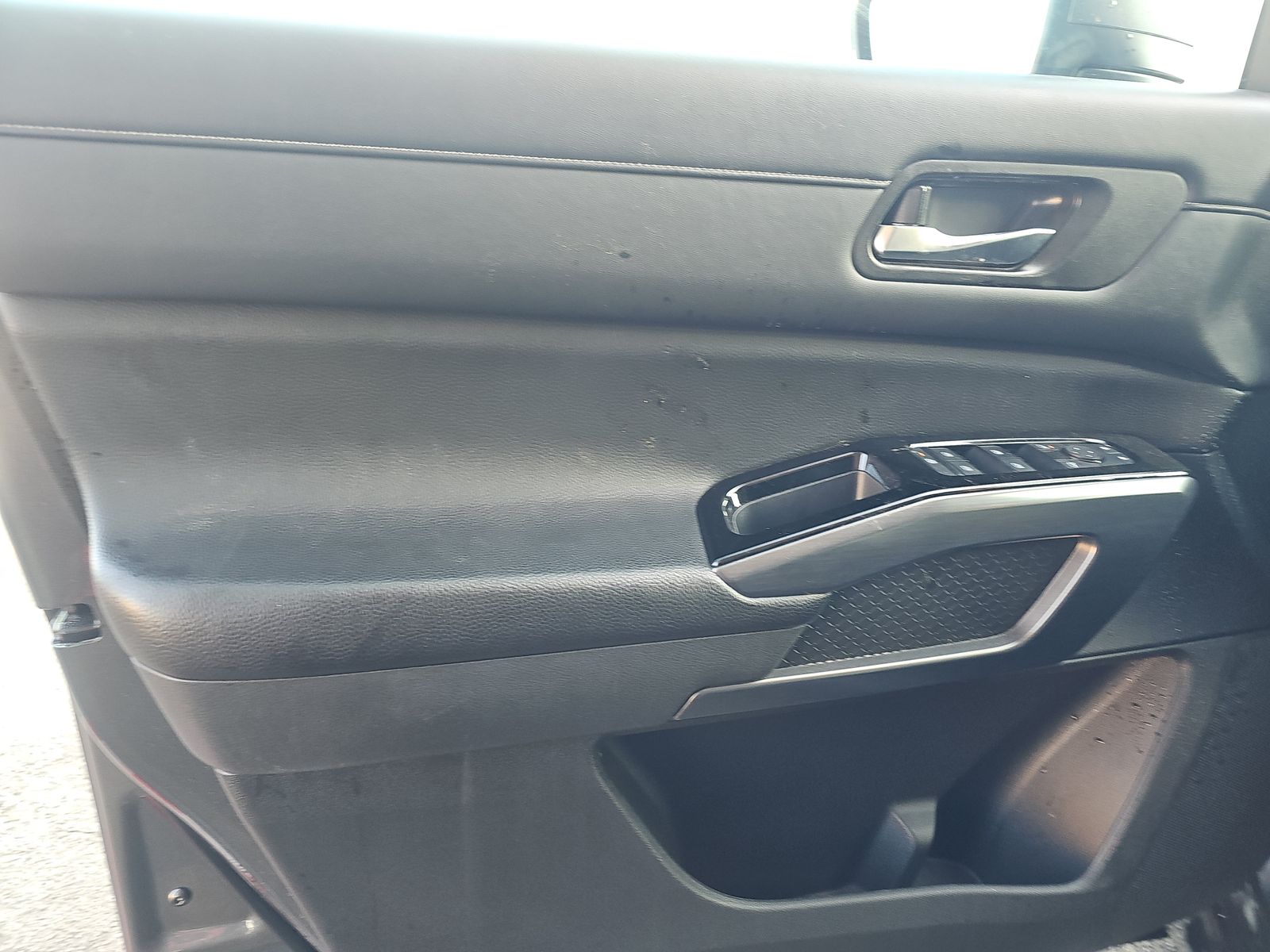 2023 Nissan Pathfinder SL FWD