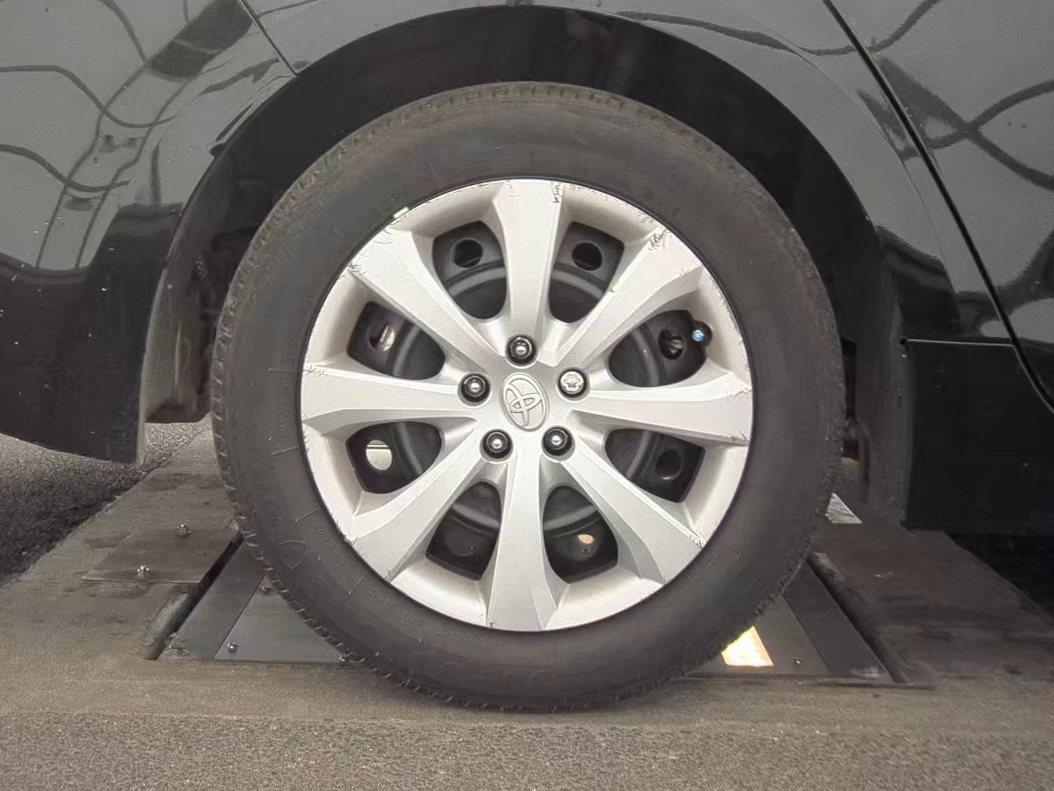 2025 Toyota Corolla LE FWD