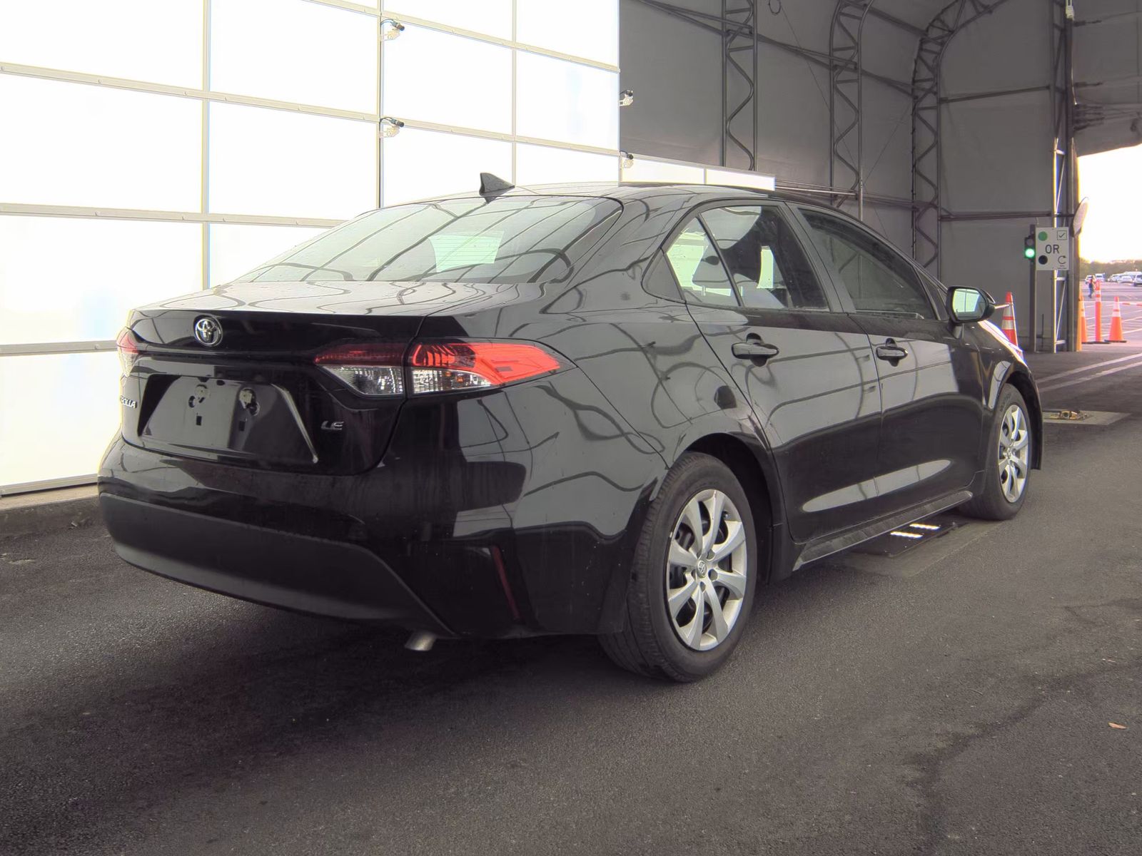 2025 Toyota Corolla LE FWD