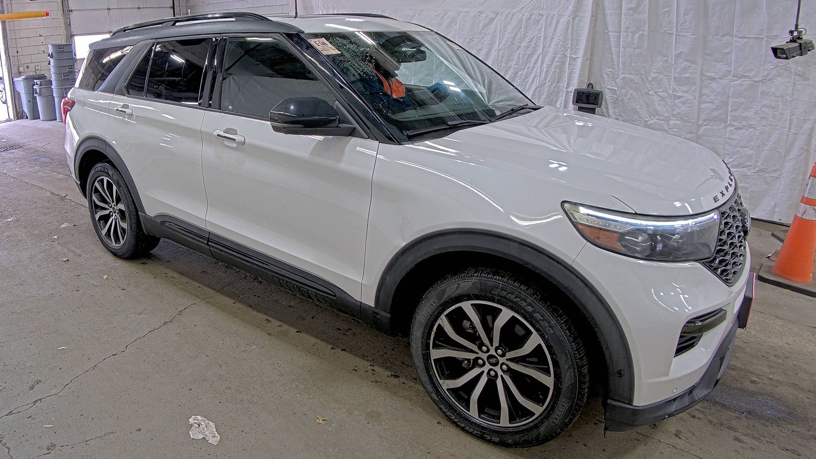 FORD EXPLORER - 4