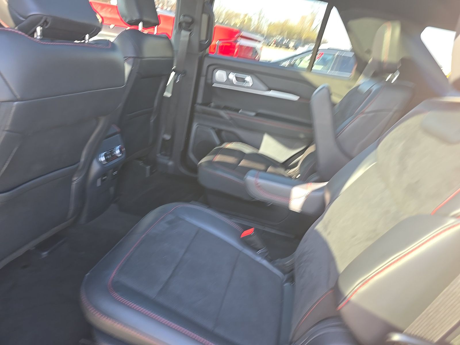 2025 Ford Explorer ST RWD