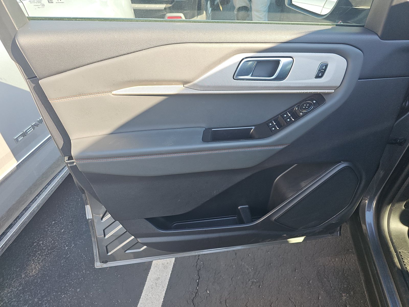 2025 Ford Explorer Active RWD