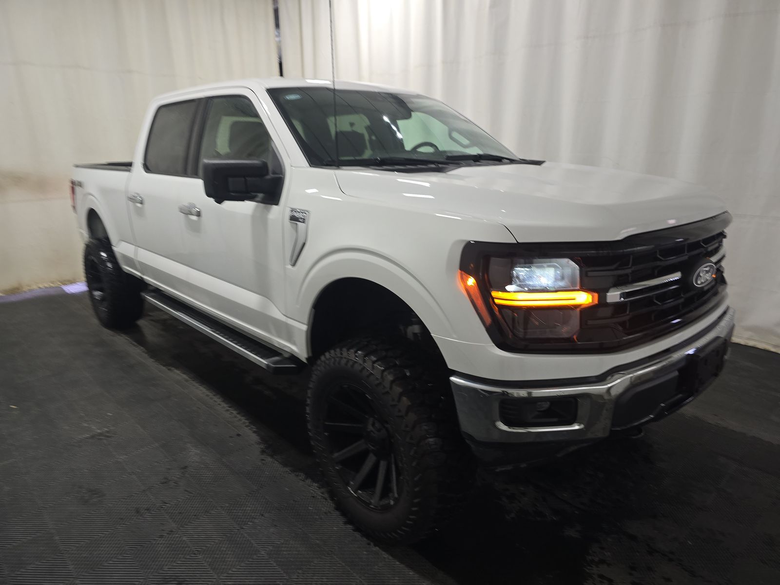 2024 Ford F-150 XLT AWD