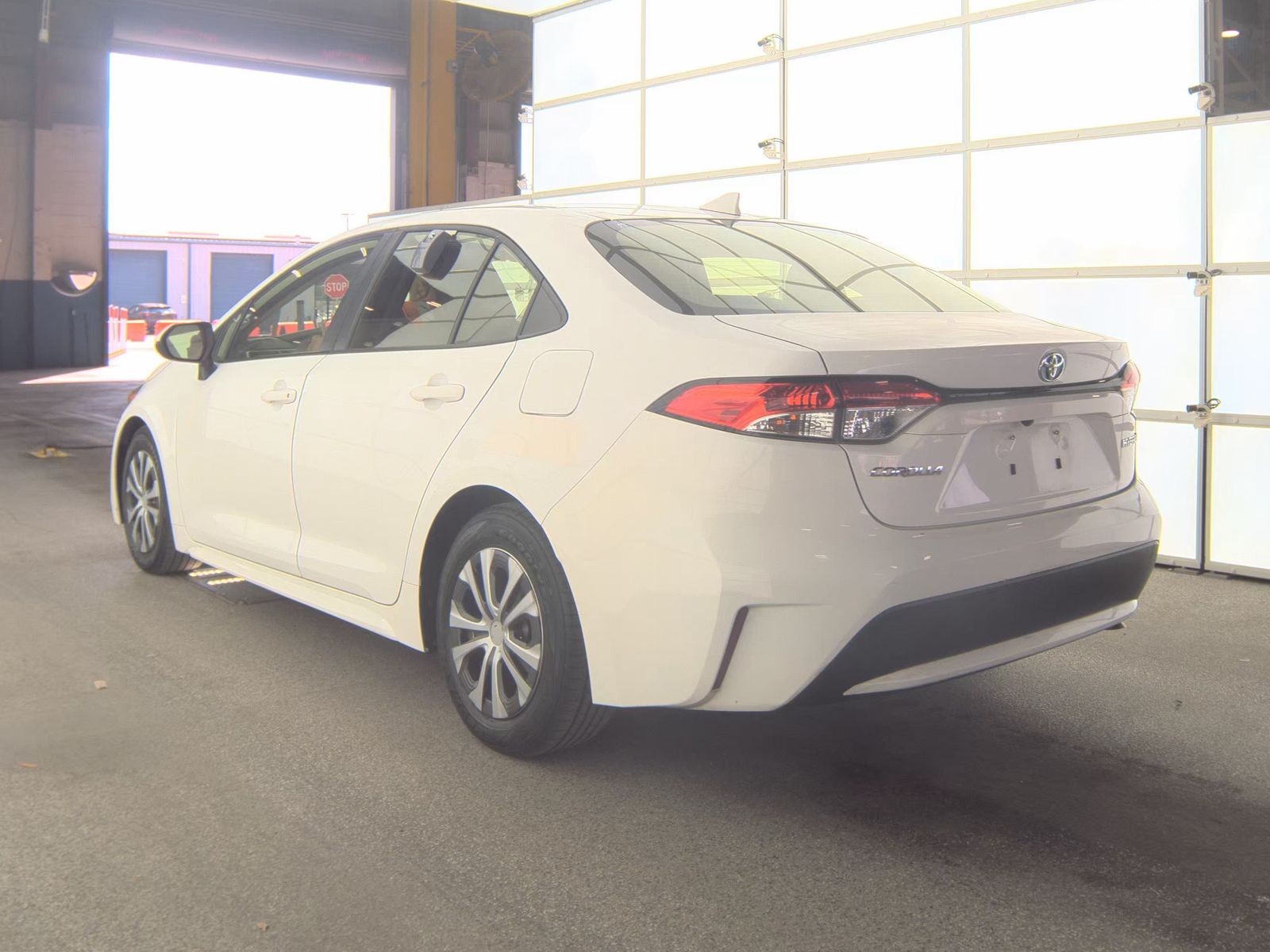 2022 Toyota Corolla Hybrid LE FWD