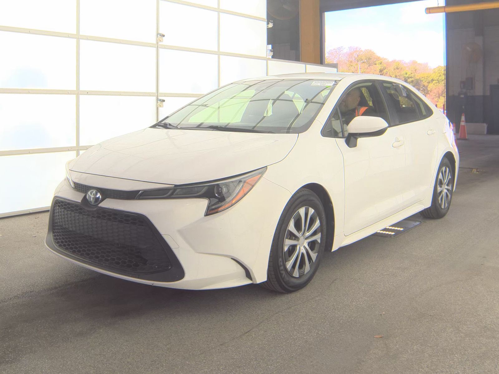2022 Toyota Corolla Hybrid LE FWD
