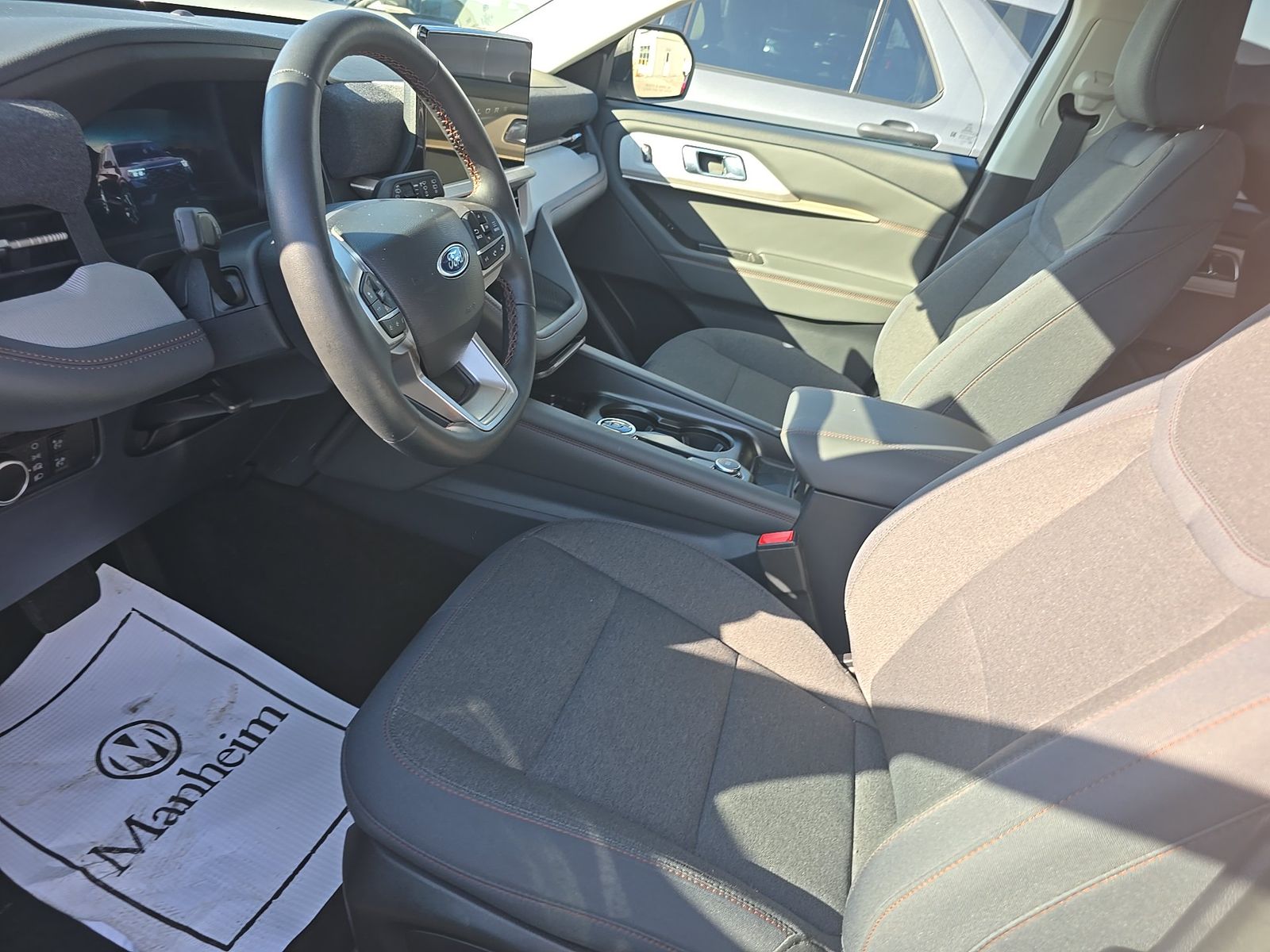 2025 Ford Explorer Active RWD