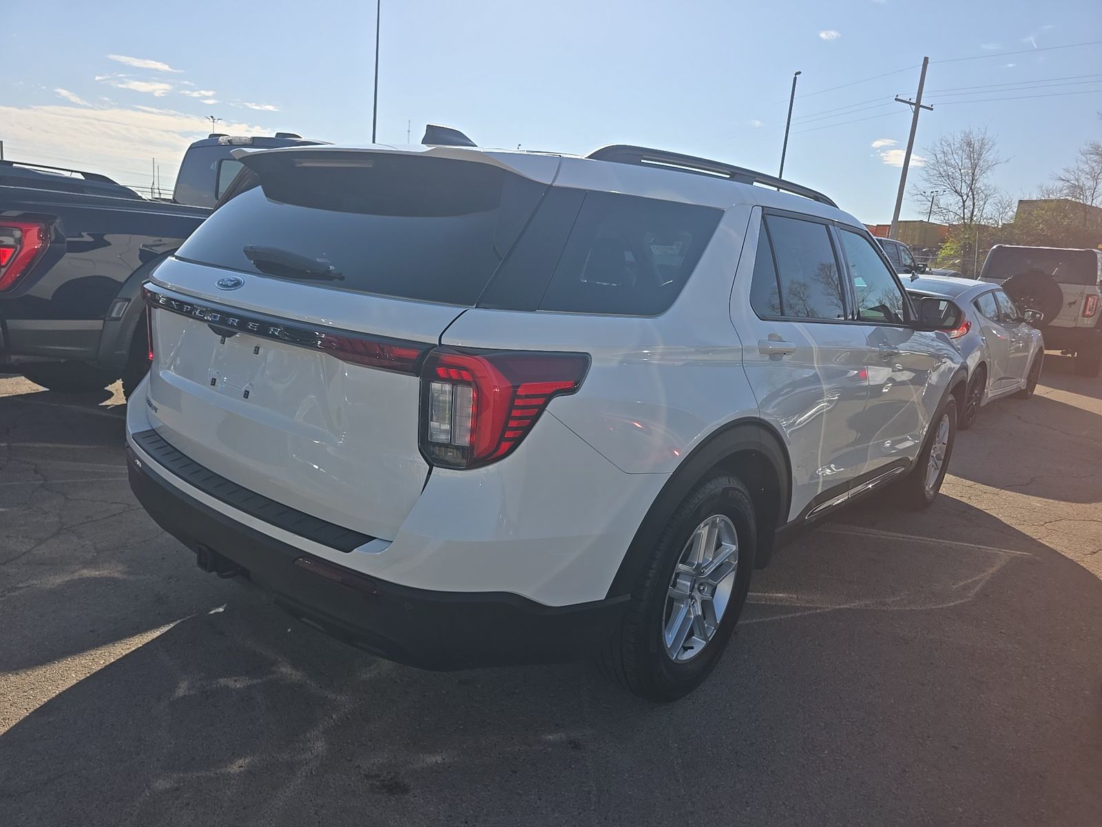 2025 Ford Explorer Active RWD