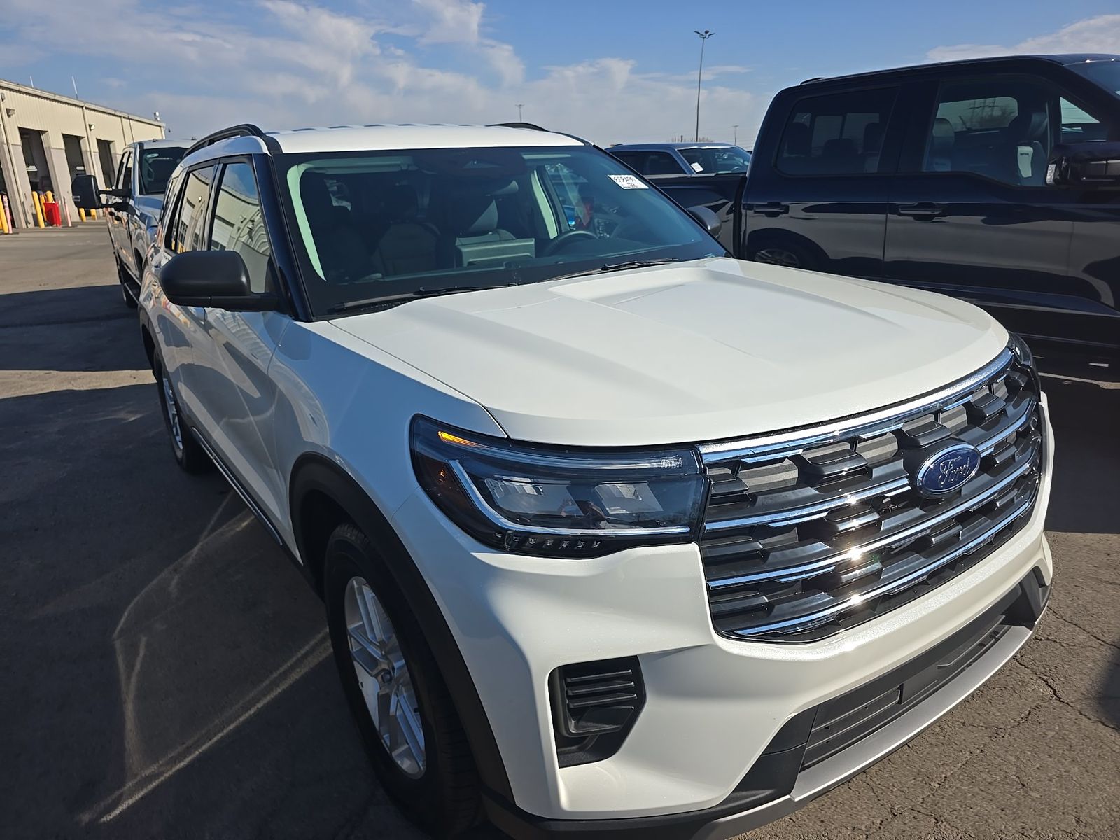 2025 Ford Explorer Active RWD