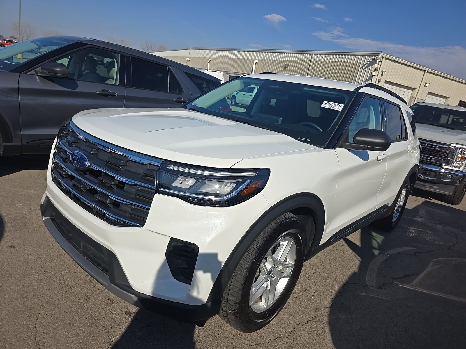 2025 Ford Explorer Active RWD