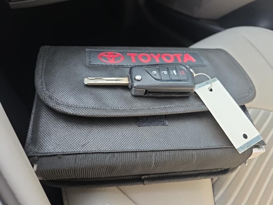 2023 Toyota Camry SE FWD