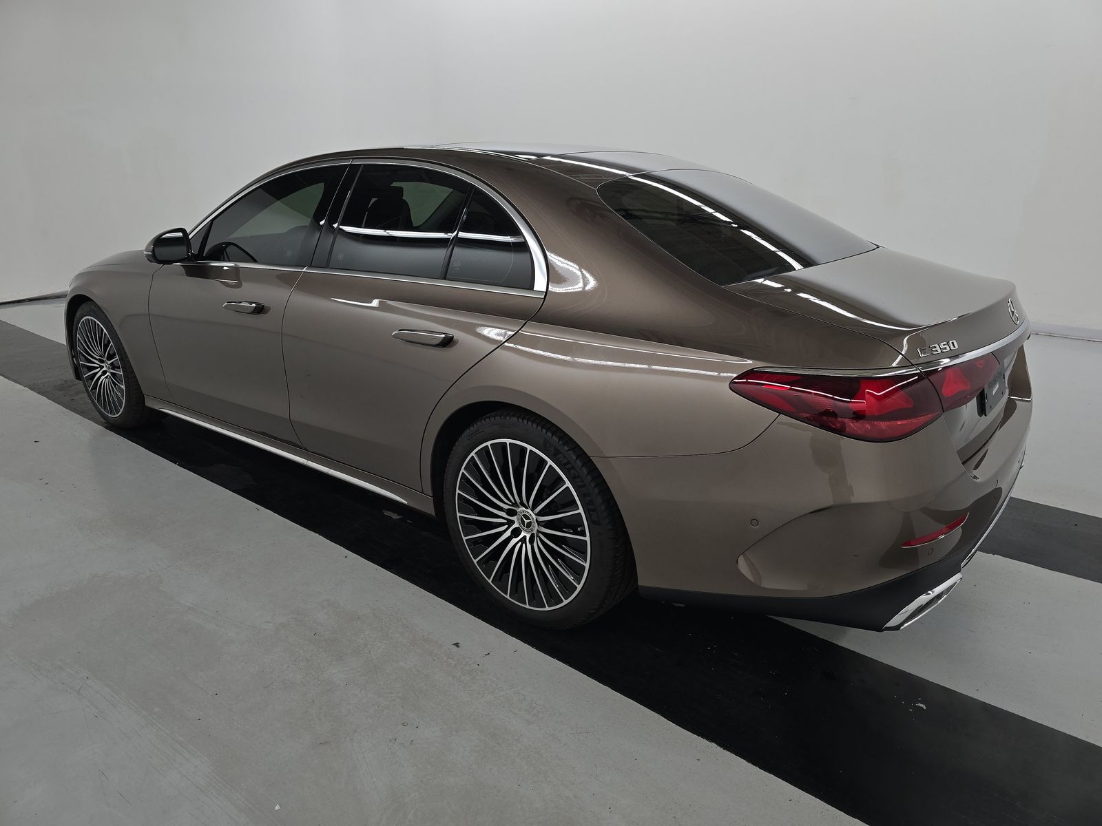 MERCEDES-BENZ E-CLASS - 7