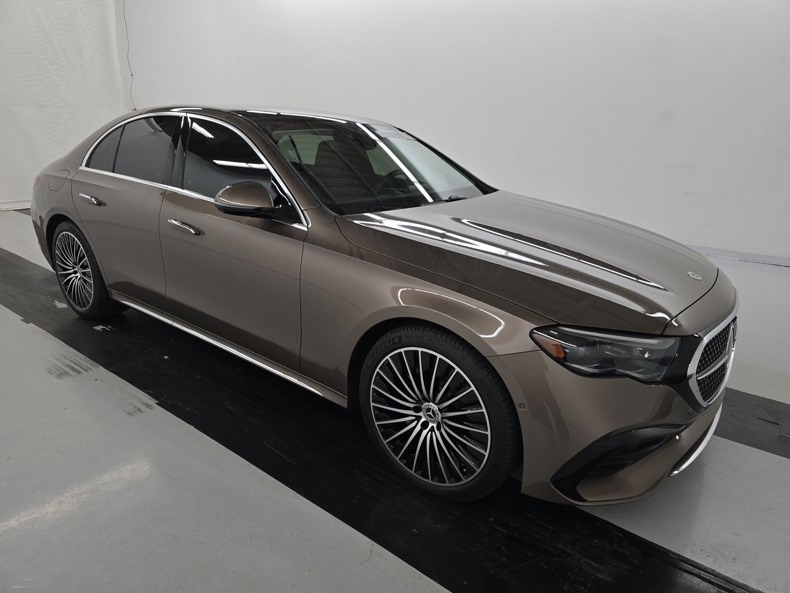 MERCEDES-BENZ E-CLASS - 4