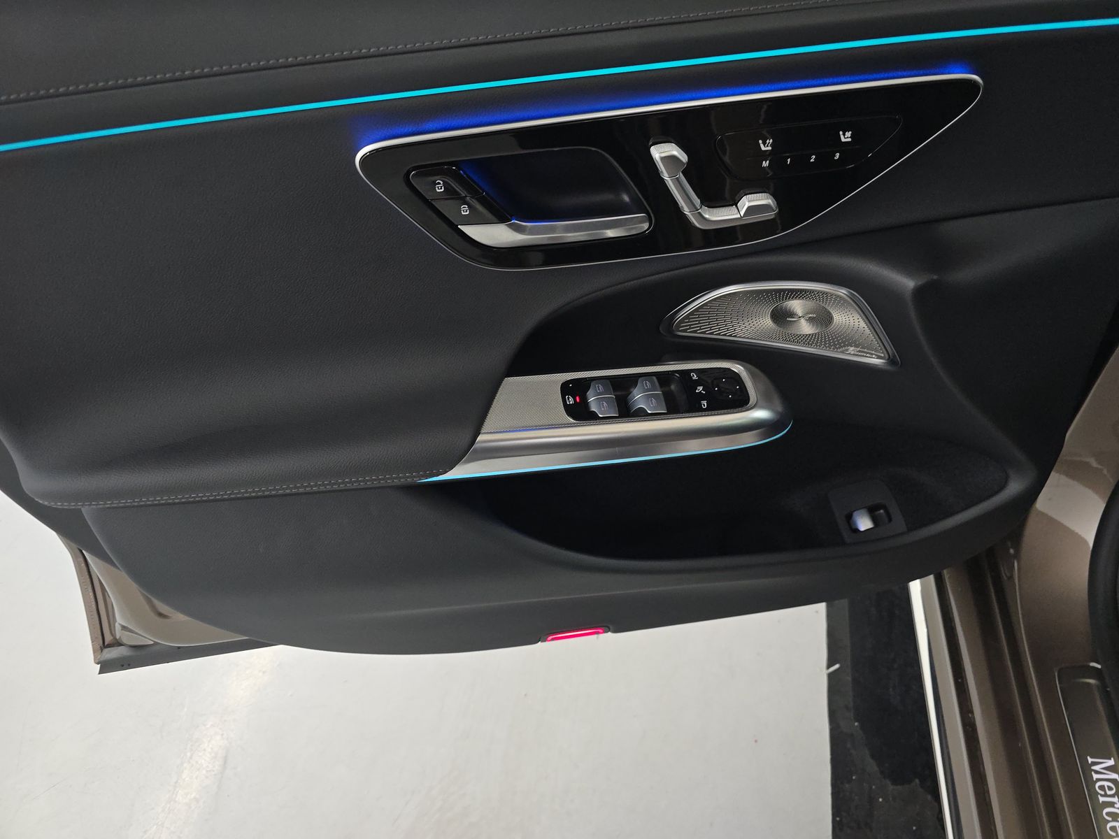 MERCEDES-BENZ E-CLASS - 10