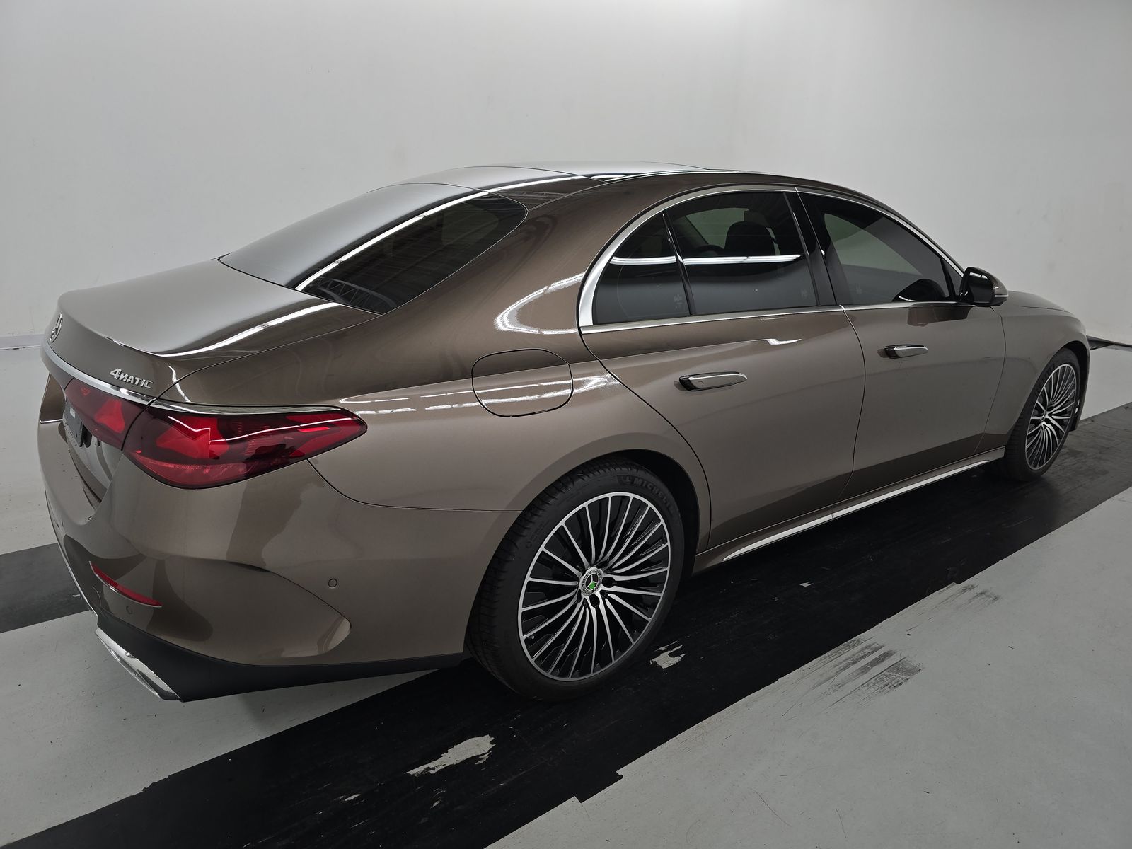 MERCEDES-BENZ E-CLASS - 5