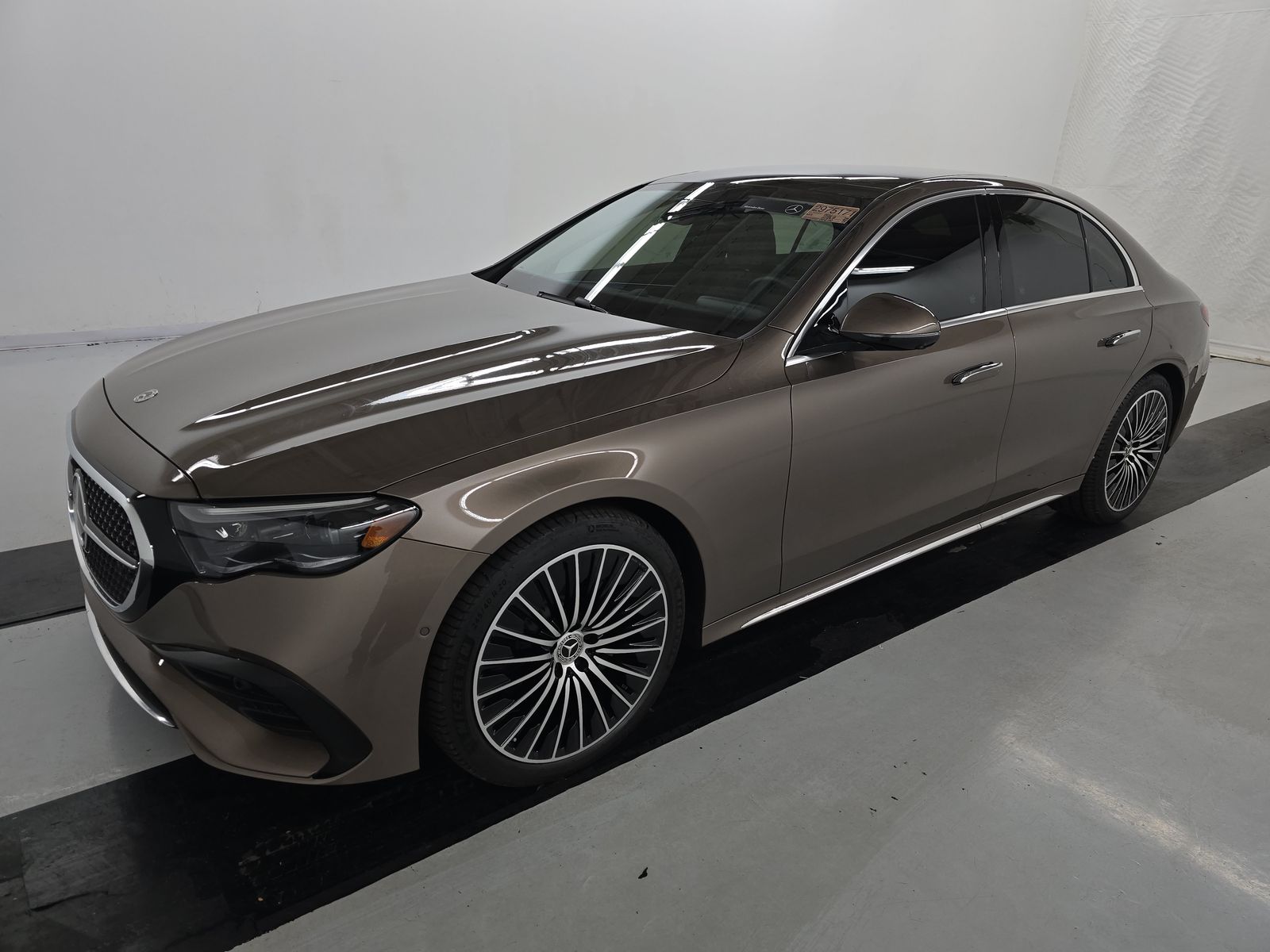 MERCEDES-BENZ E-CLASS - 1