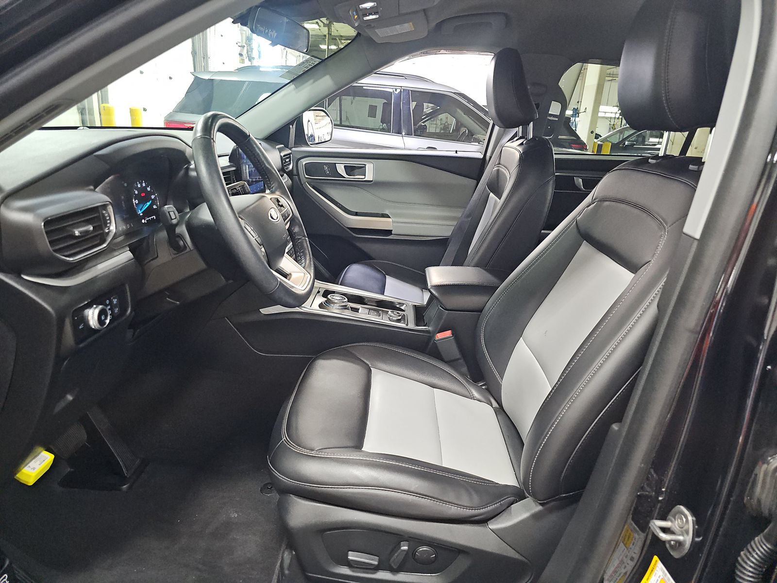 2022 Ford Explorer XLT AWD