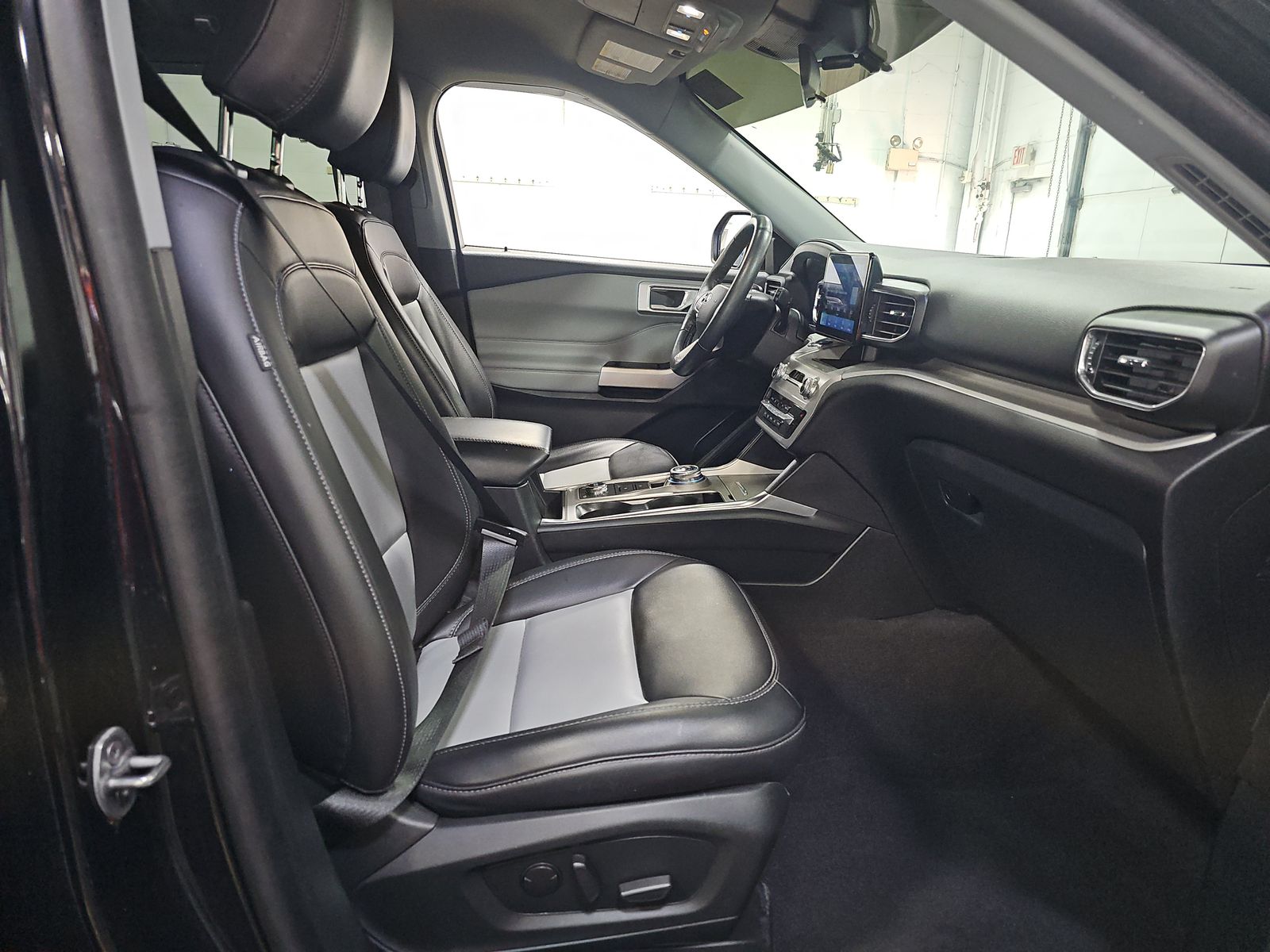 2022 Ford Explorer XLT AWD