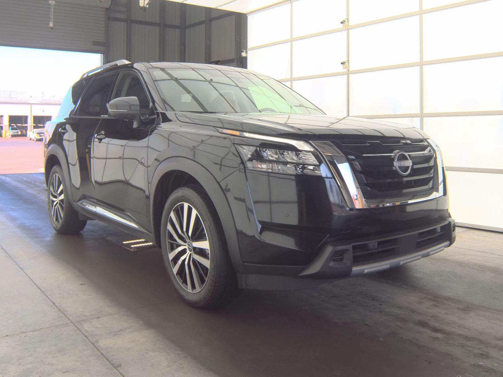 2025 Nissan Pathfinder Platinum AWD