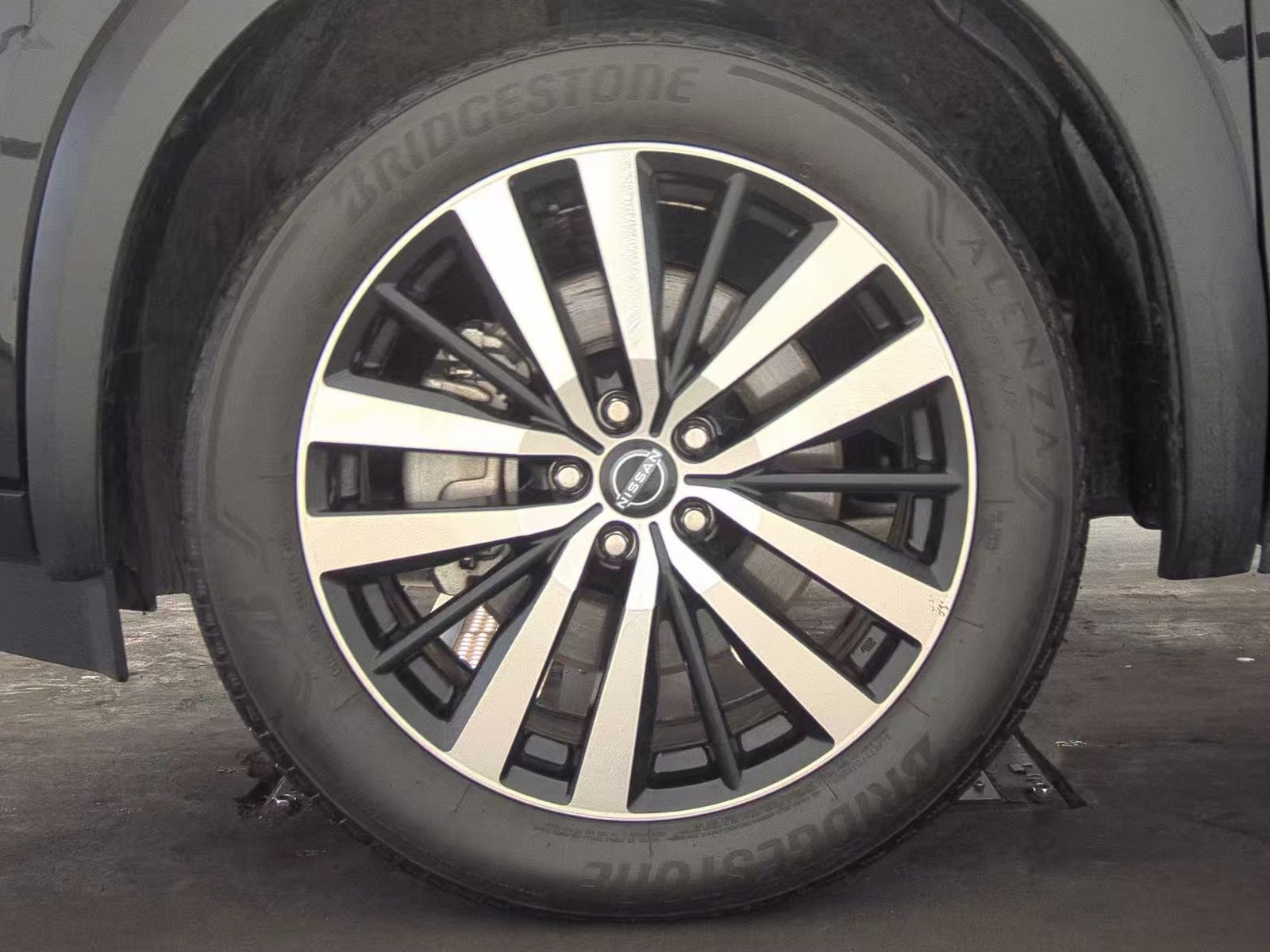 2025 Nissan Pathfinder Platinum AWD