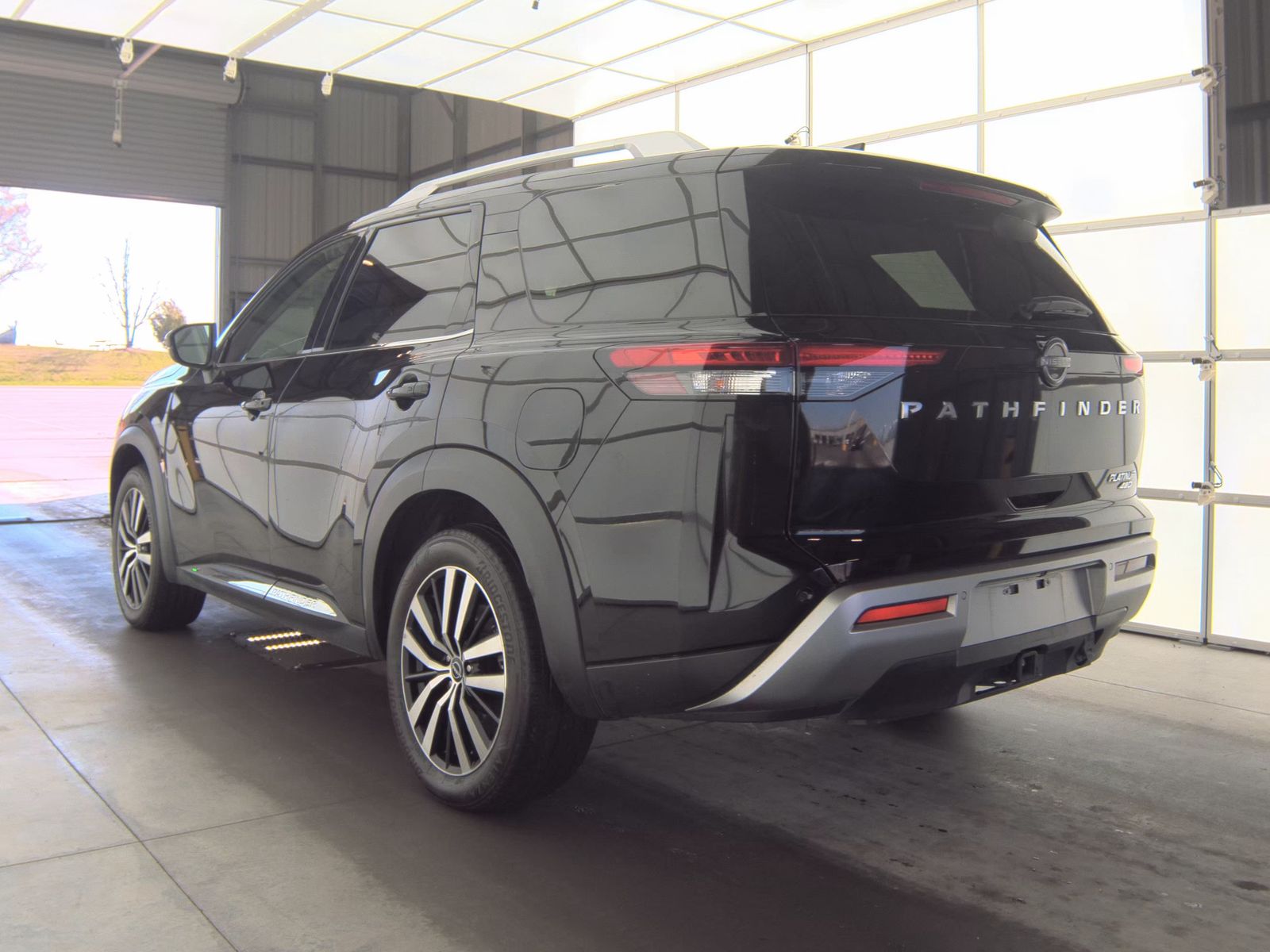 2025 Nissan Pathfinder Platinum AWD