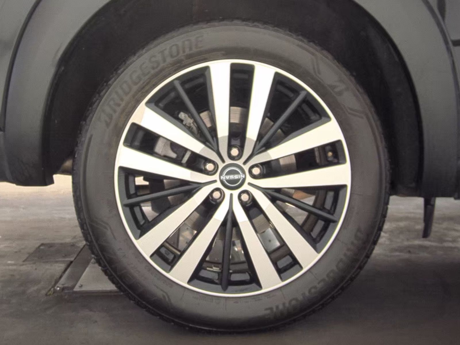 2025 Nissan Pathfinder Platinum AWD