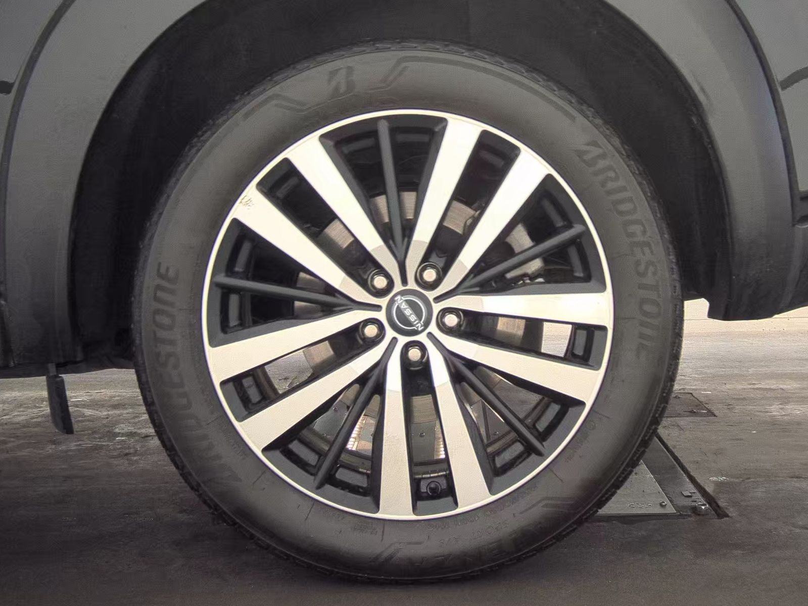 2025 Nissan Pathfinder Platinum AWD