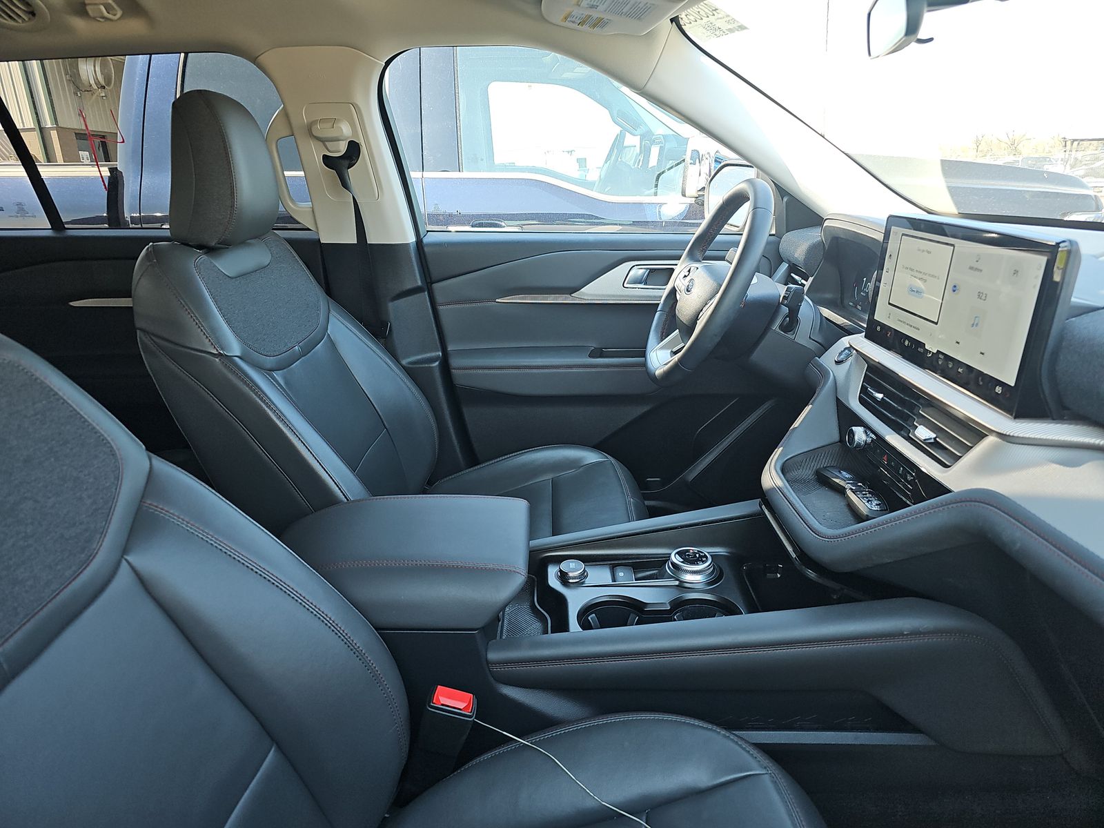 2025 Ford Explorer Active AWD