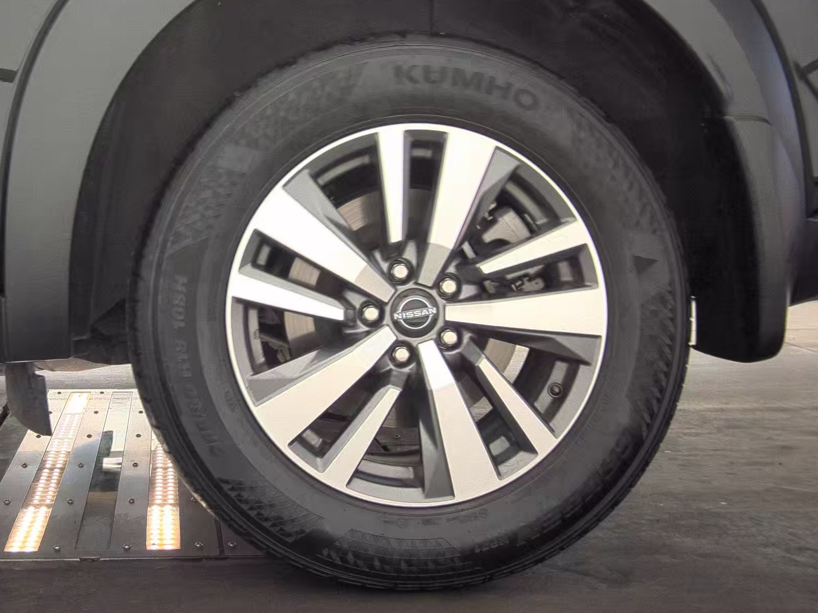 2025 Nissan Pathfinder SL AWD