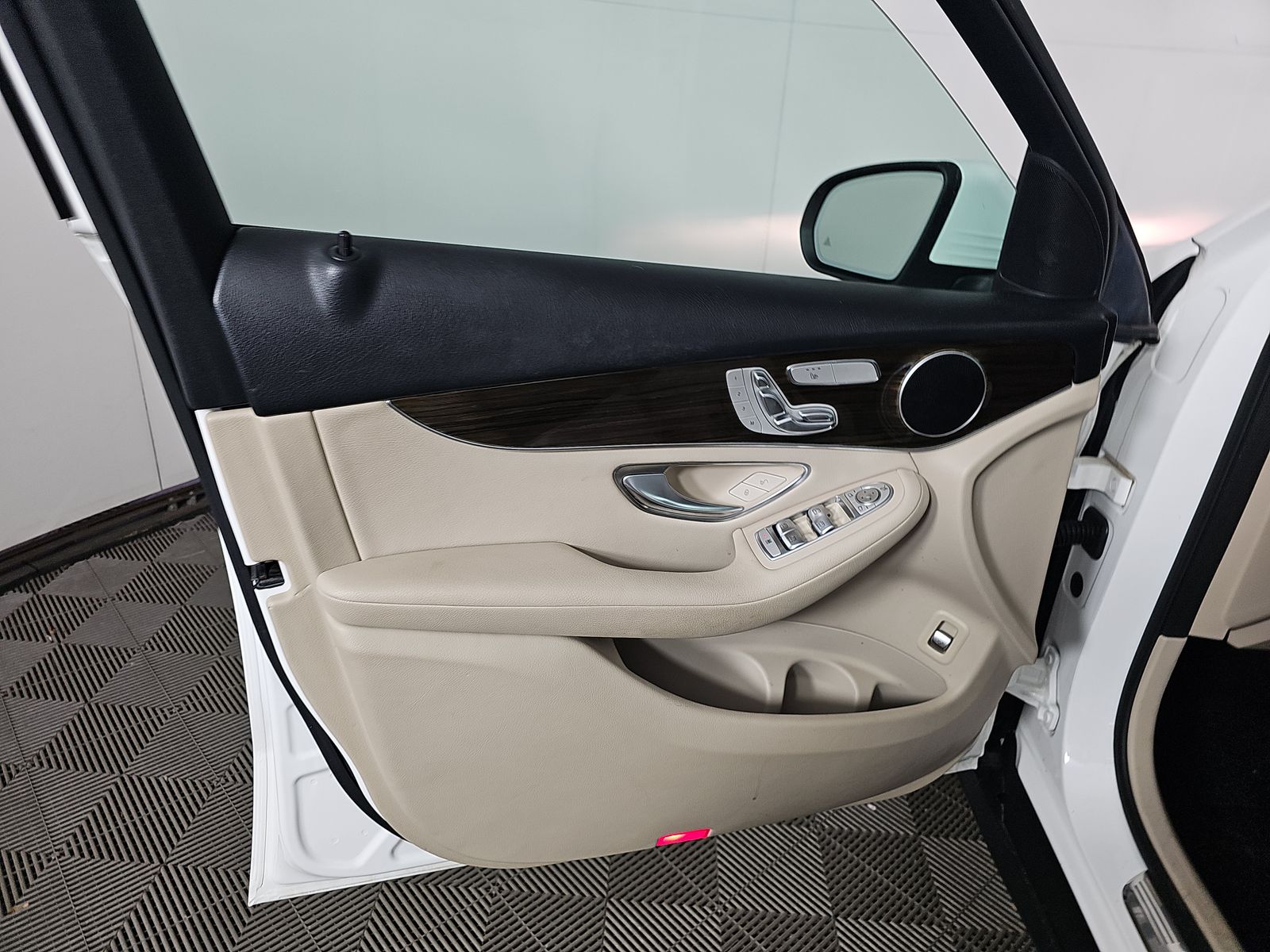 MERCEDES-BENZ GLC-CLASS - 10