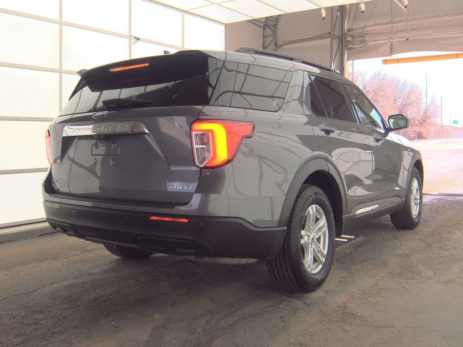 FORD EXPLORER - 6
