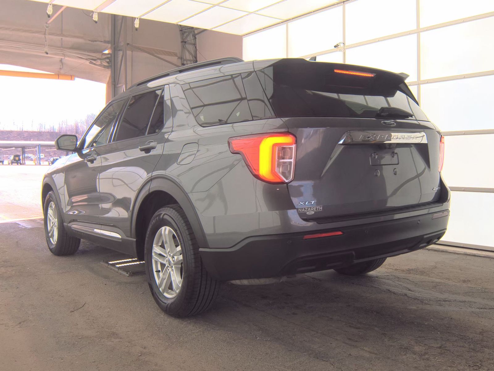 FORD EXPLORER - 9