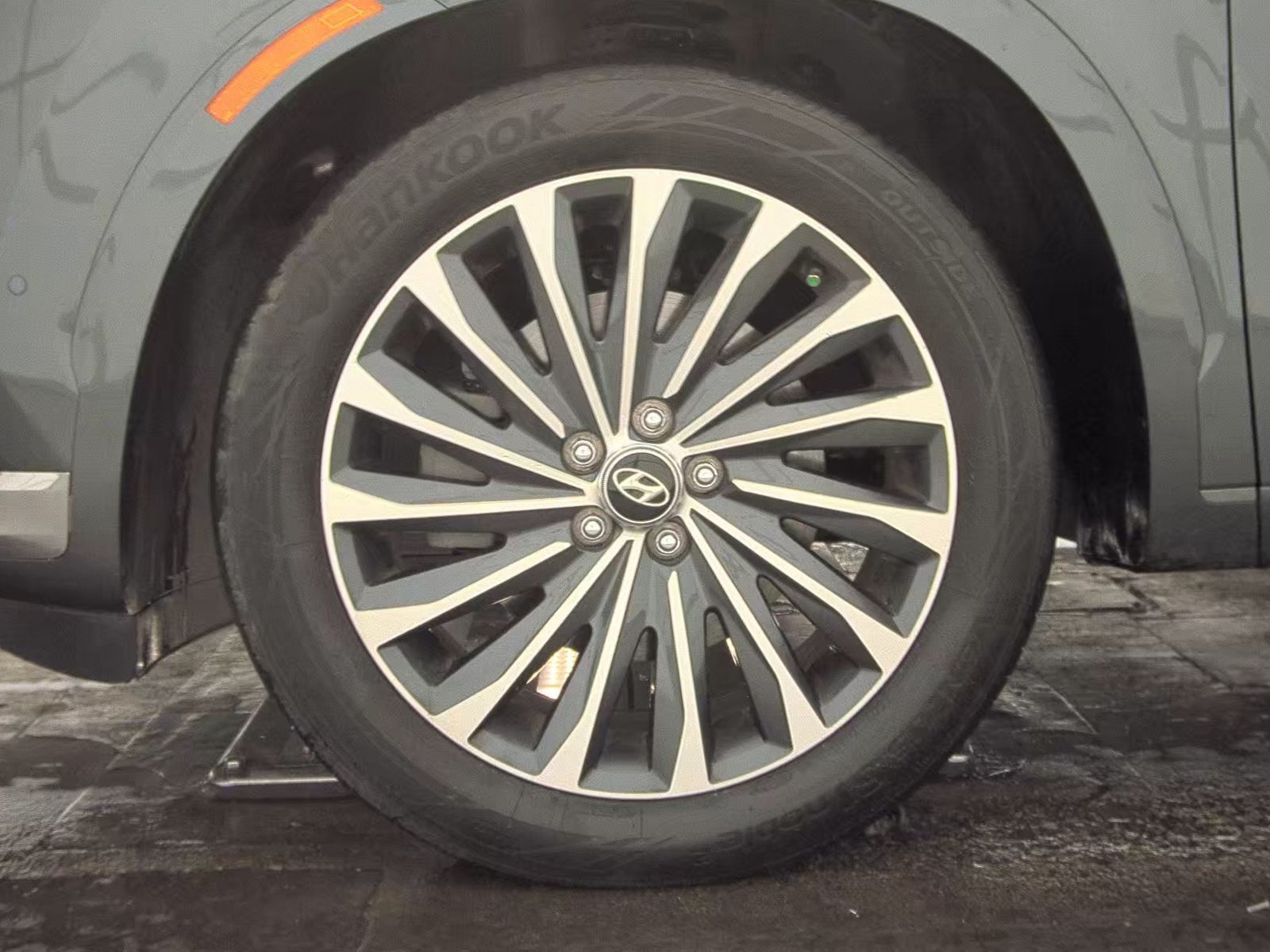 HYUNDAI CALLIGRAPH - 10