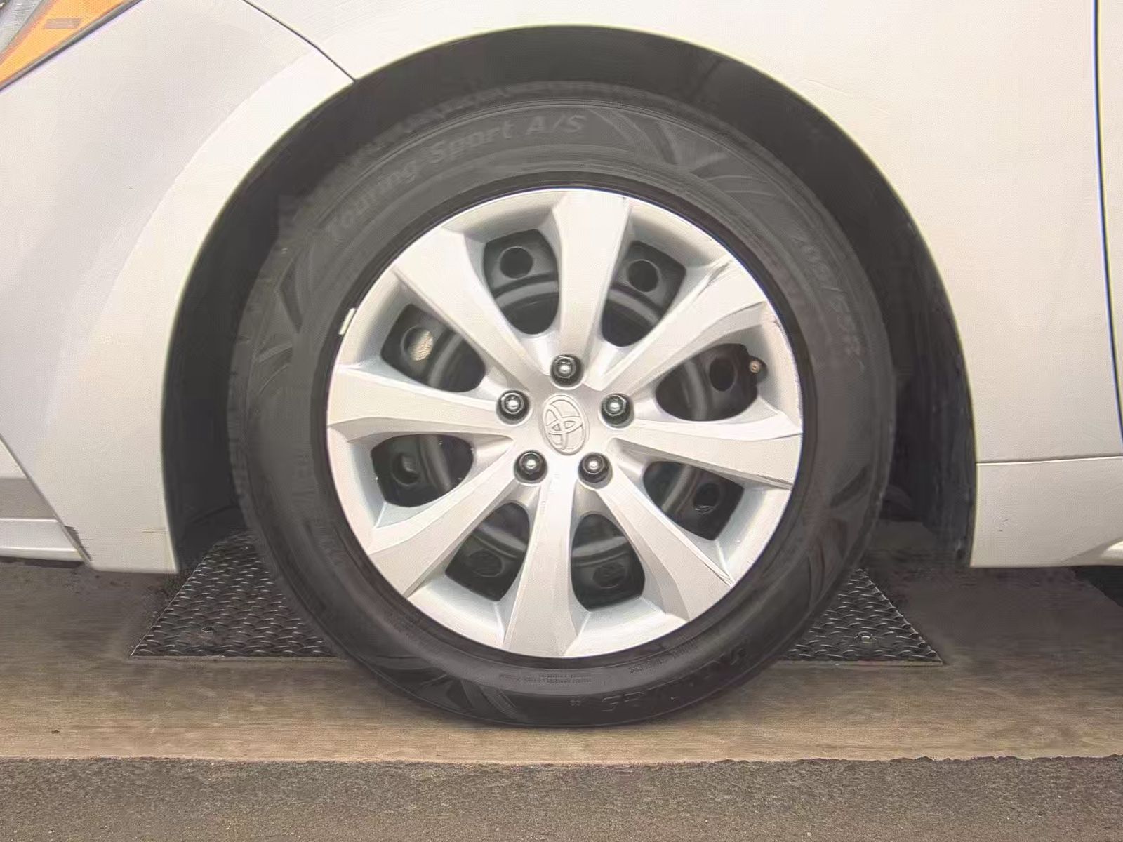 2024 Toyota Corolla LE FWD