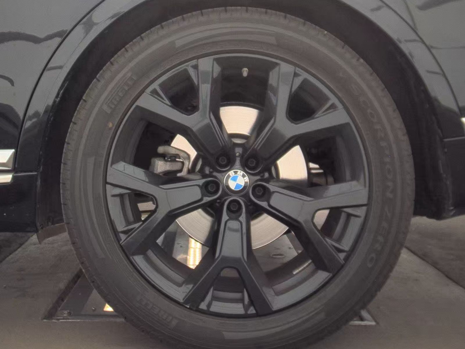 2025 BMW X7 xDrive40i AWD