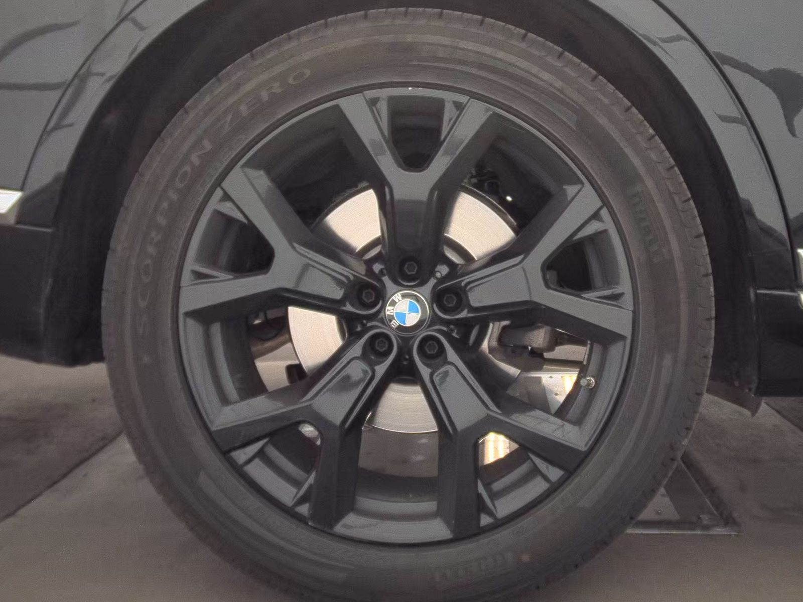 2025 BMW X7 xDrive40i AWD