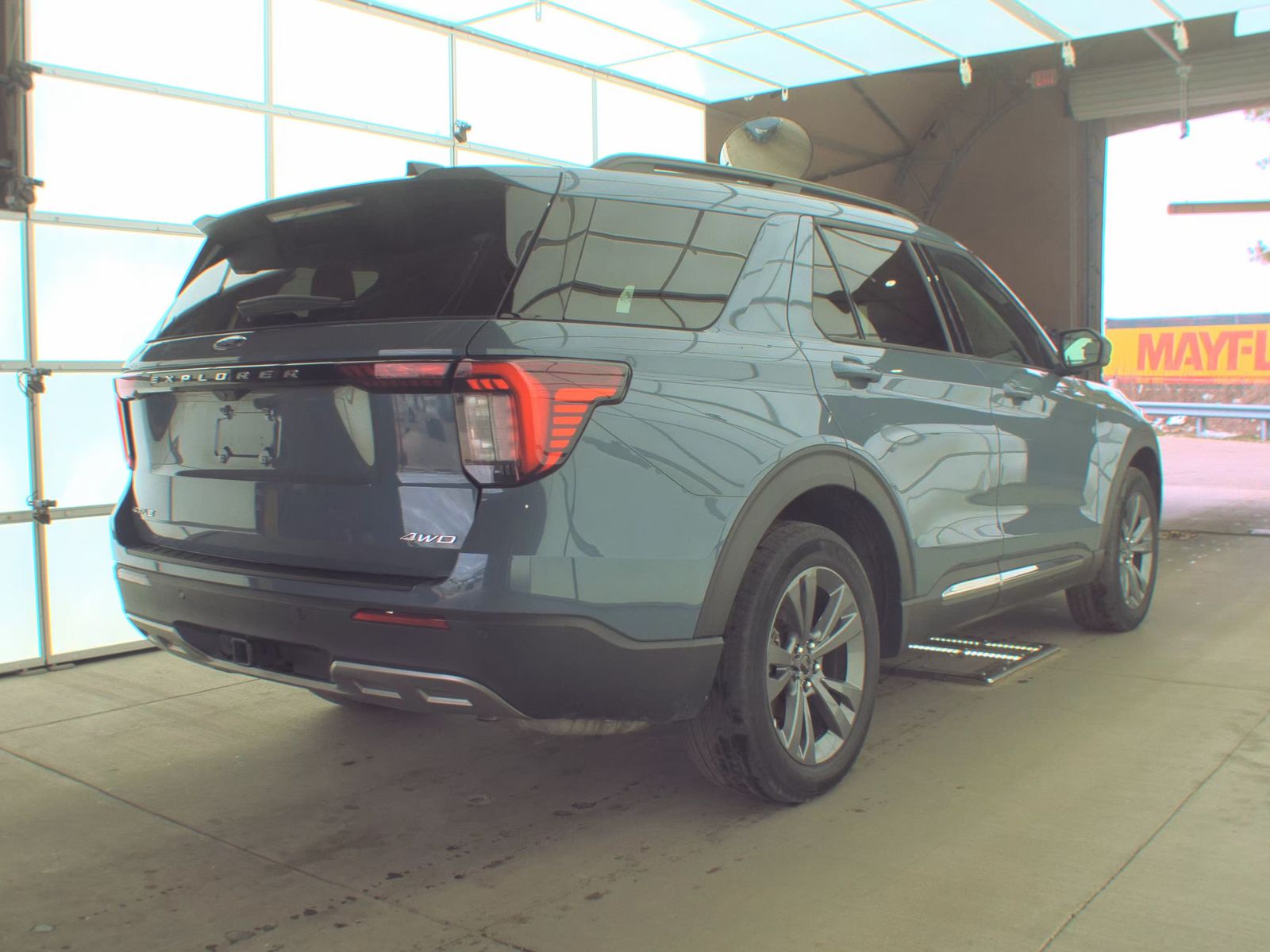 FORD EXPLORER - 5