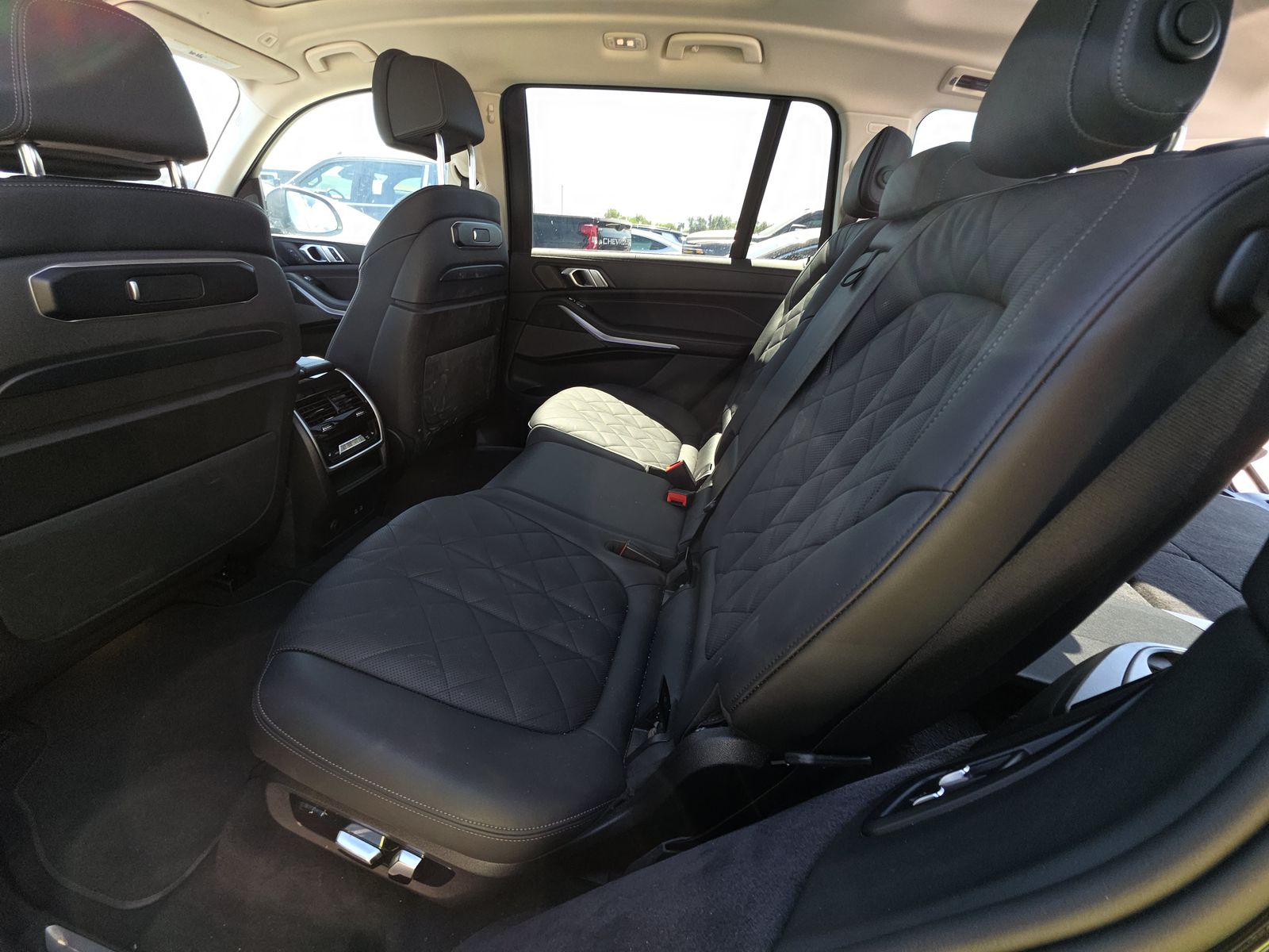 2025 BMW X7 xDrive40i AWD