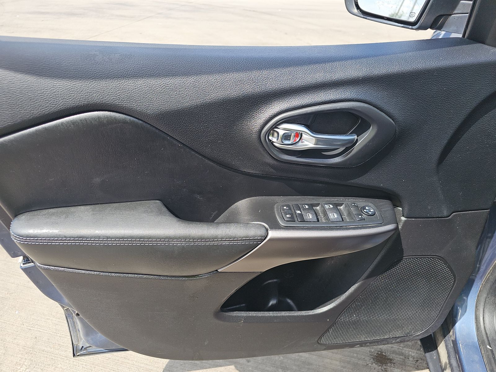 JEEP LATITUDE + - 10