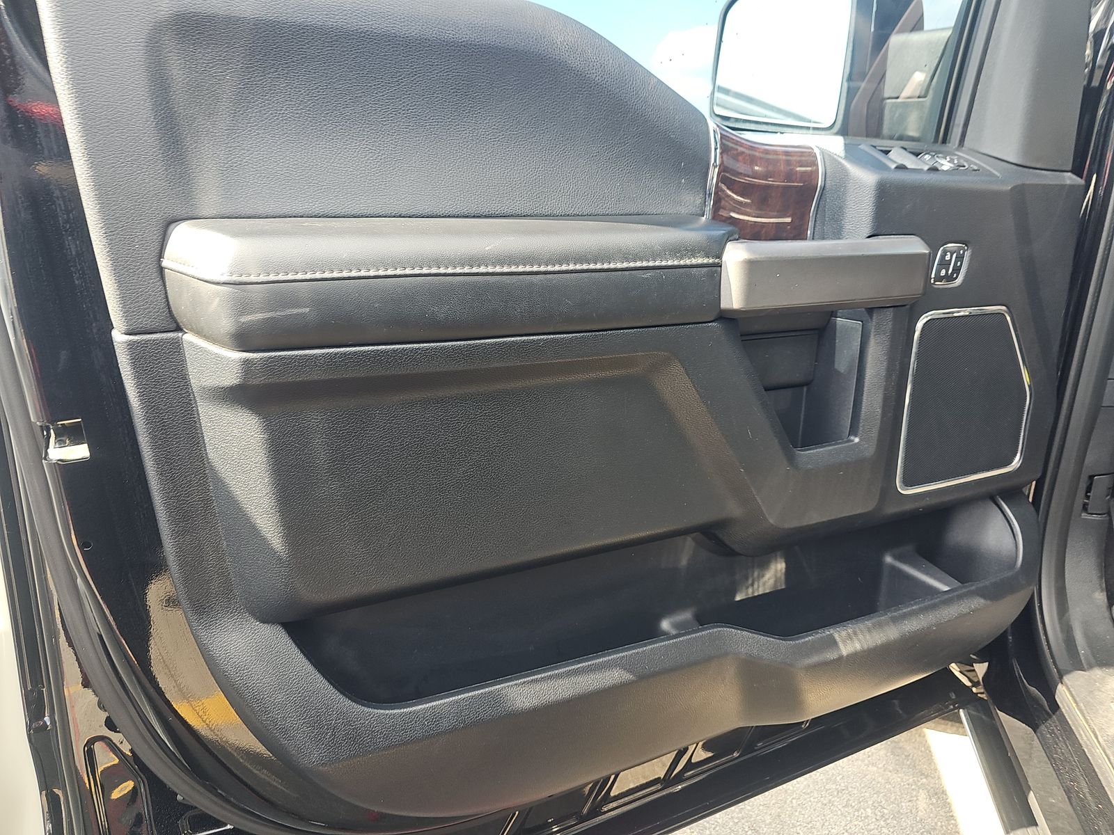 2017 Ford F-150 Platinum AWD