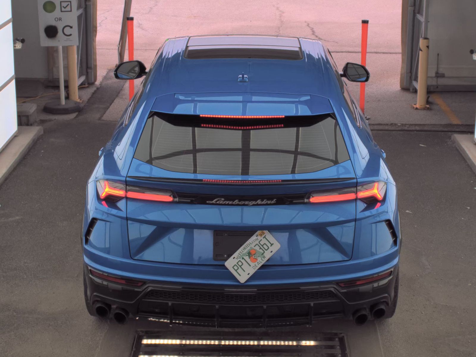2021 Lamborghini Urus Base AWD